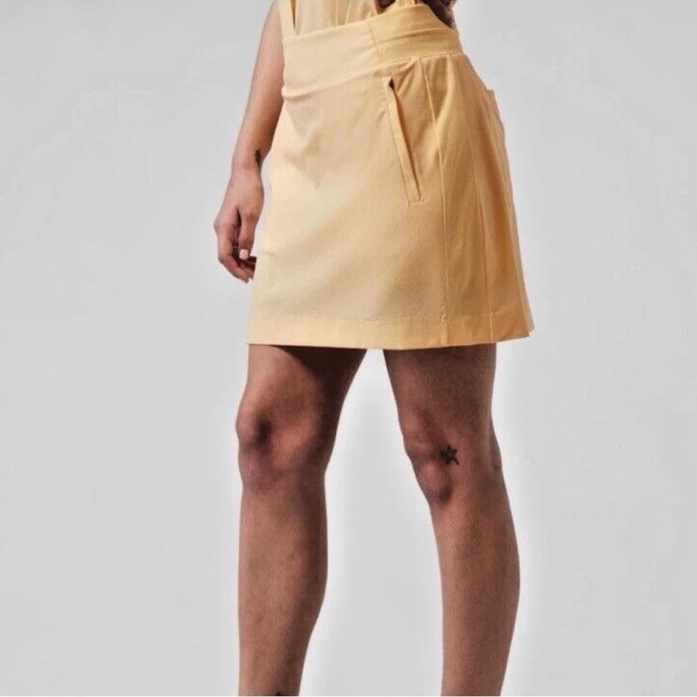 Athleta Brooklyn Skort Pale Butter Yellow Style# 657678 Active size 16